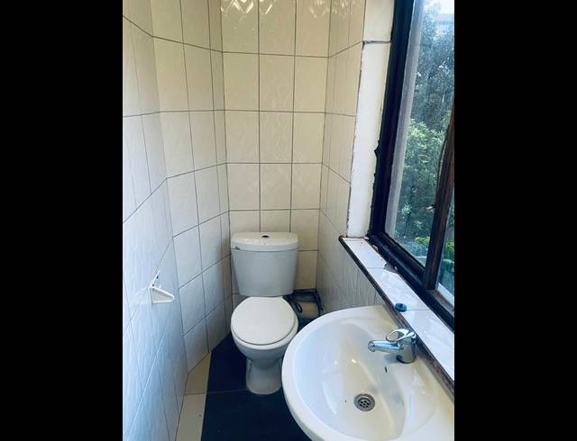 1 BEDROOM HOUSE TO LET IN RESERVOIR HILLS
